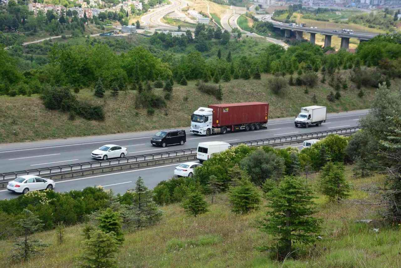 Kocaeli TEM Otoyolu’nda Bayram öncesi Trafik Akıcı - Kocaeli Gazetesi